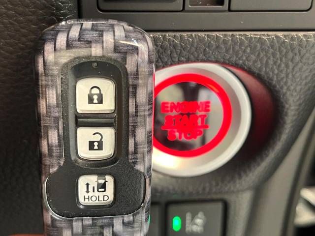 Honda N BOX CUSTOM 2019-05 10460-8