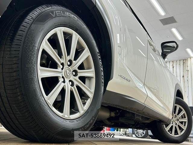 Lexus NX 2015-09 334349-18