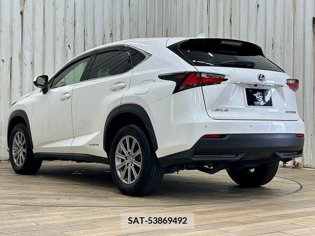 Lexus NX 2015-09 334349-16