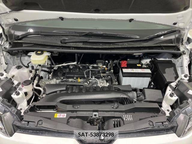 Toyota NOAH 2023-04 228416-18