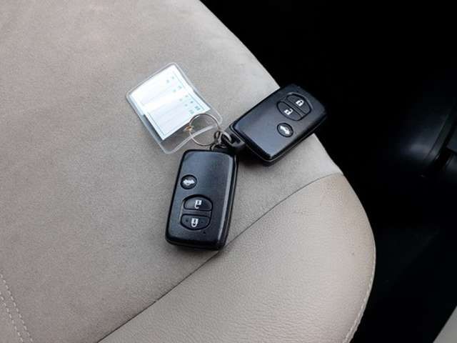 Toyota AVENSIS 2015-07 19275-22