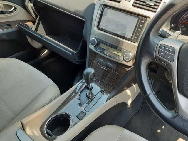 Toyota AVENSIS 2015-07 19275-18