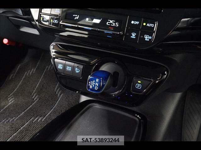 Toyota PRIUS 2019-06 351742-11