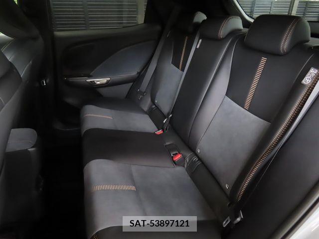 Lexus LBX 2024-06 354323-24