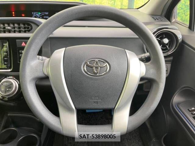 Toyota AQUA 2016-02 325929-11
