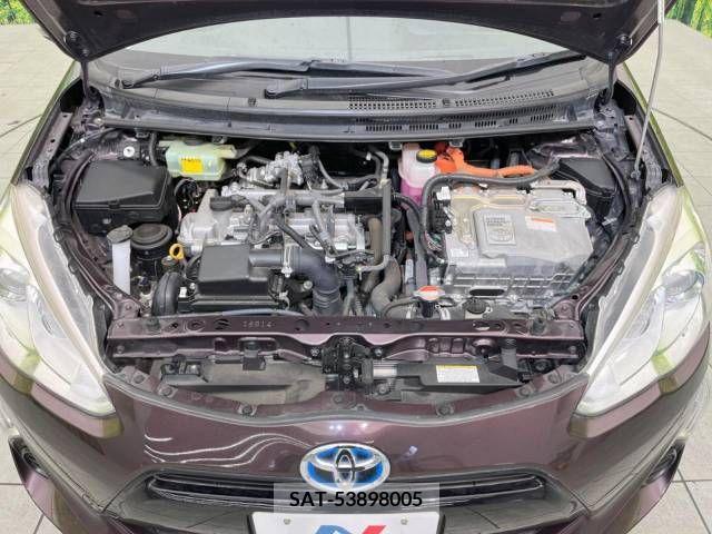 Toyota AQUA 2016-02 325929-18