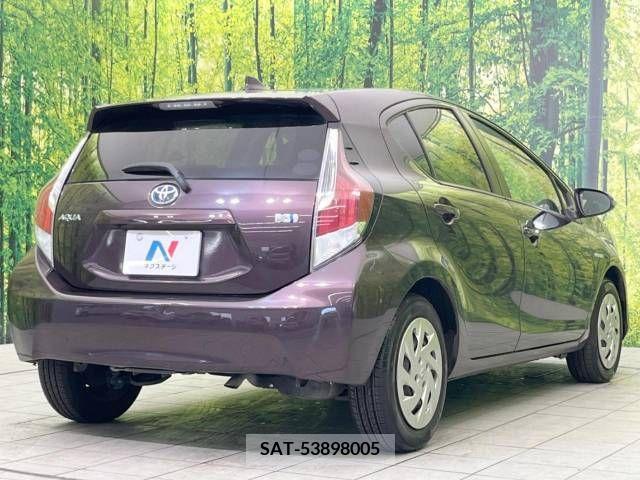 Toyota AQUA 2016-02 325929-17