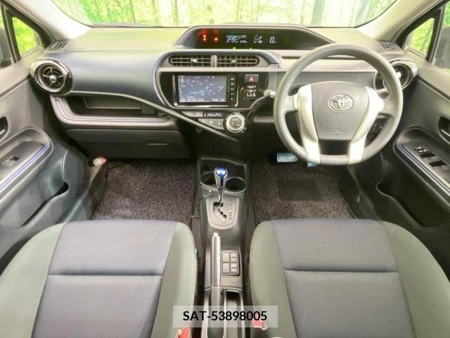 Toyota AQUA 2016-02 325929-1