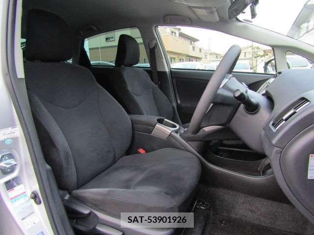 Toyota PRIUS 2015-05 235418-17
