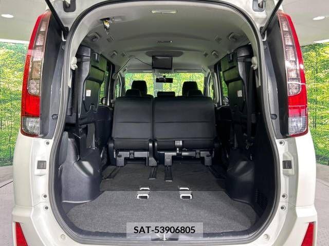 Toyota NOAH 2015-04 384356-11