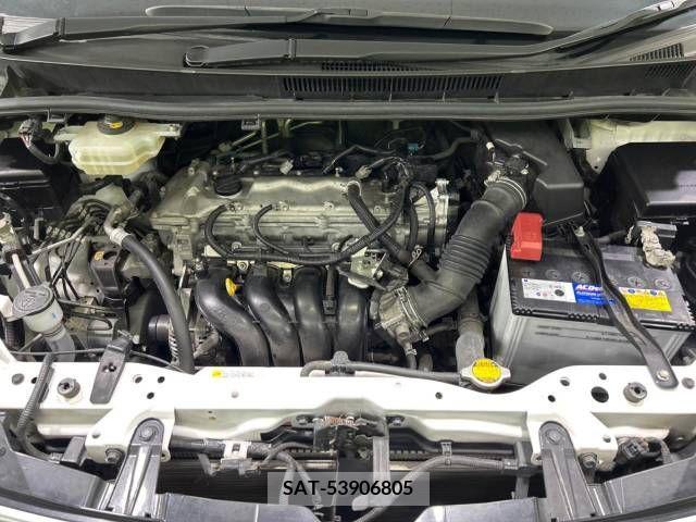 Toyota NOAH 2015-04 384356-19