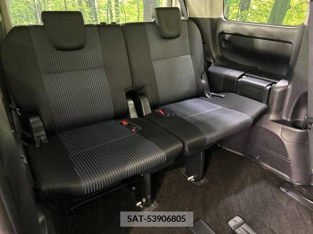 Toyota NOAH 2015-04 384356-10