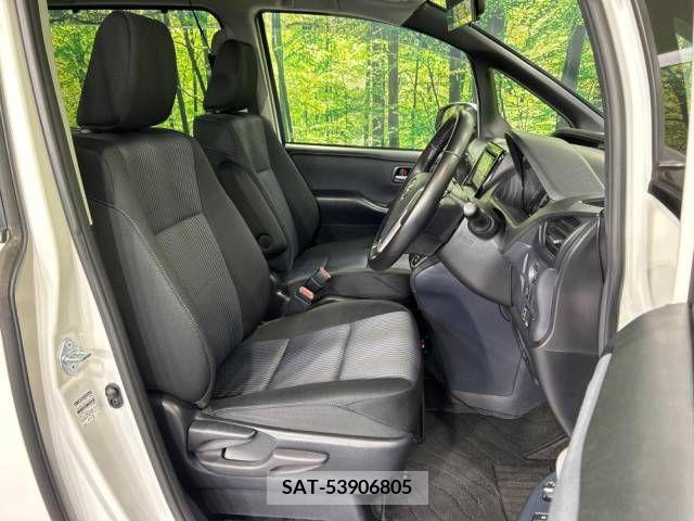 Toyota NOAH 2015-04 384356-8