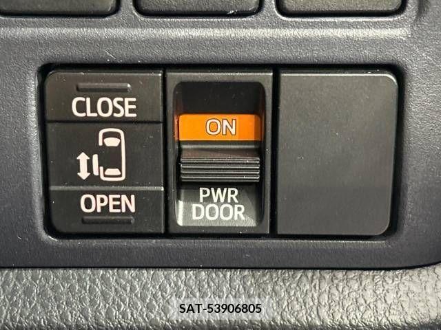 Toyota NOAH 2015-04 384356-5