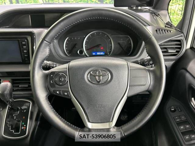 Toyota NOAH 2015-04 384356-12
