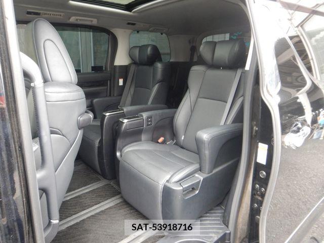 Toyota VELLFIRE 2018-11 383908-15