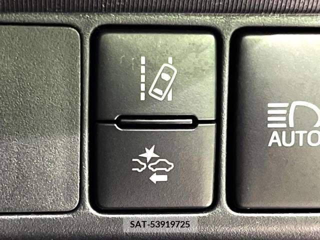 Toyota AQUA 2017-09 235464-5