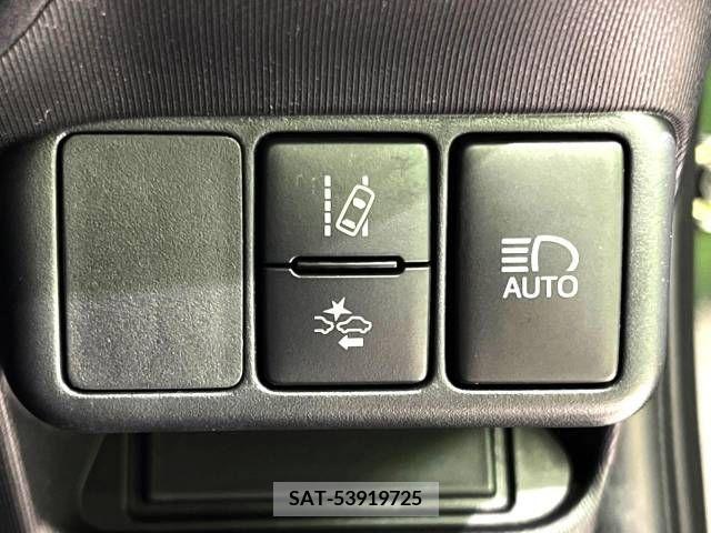 Toyota AQUA 2017-09 235464-4