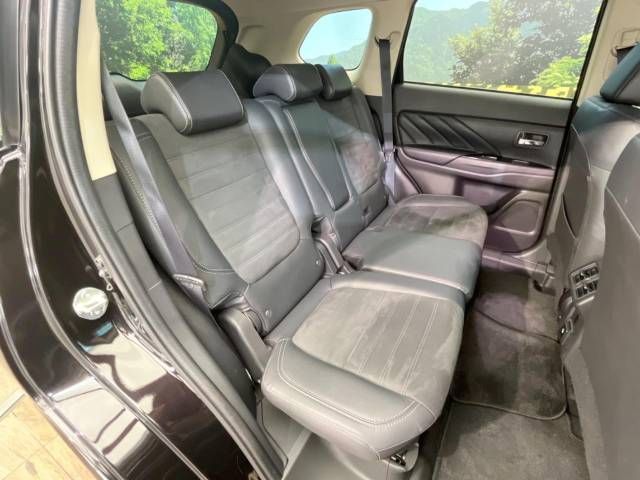 Mitsubishi OUTLANDER PHEV 2019-09 17938-9
