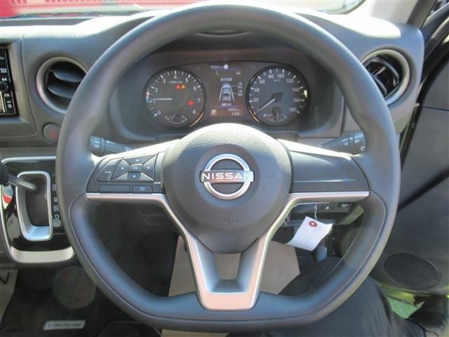 Nissan CARAVAN VAN 2022-11 183313-7