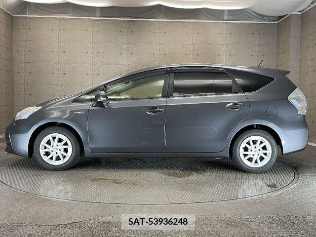 Toyota PRIUS ALPHA 2012-06 322148-8