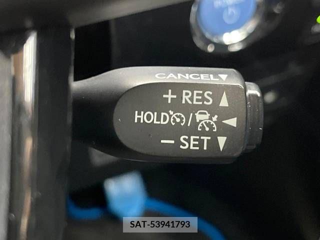Toyota PRIUS 2021-08 378515-5