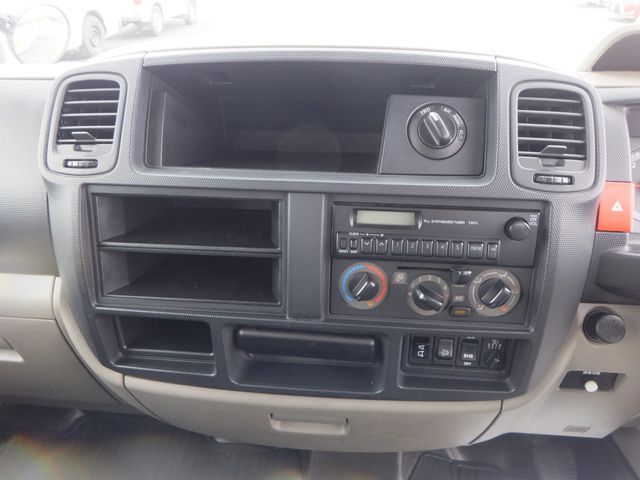 Nissan ATLAS 2015-12 5892-20