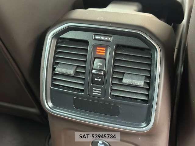 Porsche MACAN 2021-03 320092-11