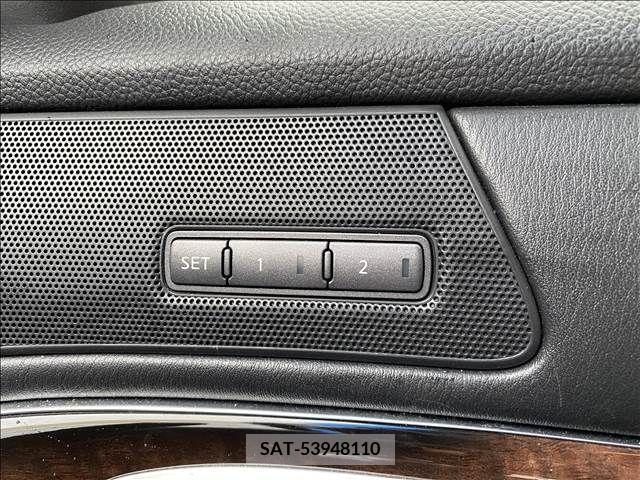 Nissan FUGA 2010-01 387470-22