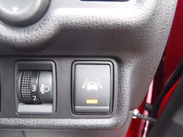 Nissan NOTE 2018-07 182265-11