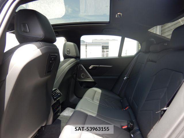 Bmw i5 2023-10 348629-17