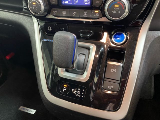 Nissan SERENA 2019-05 195207-13