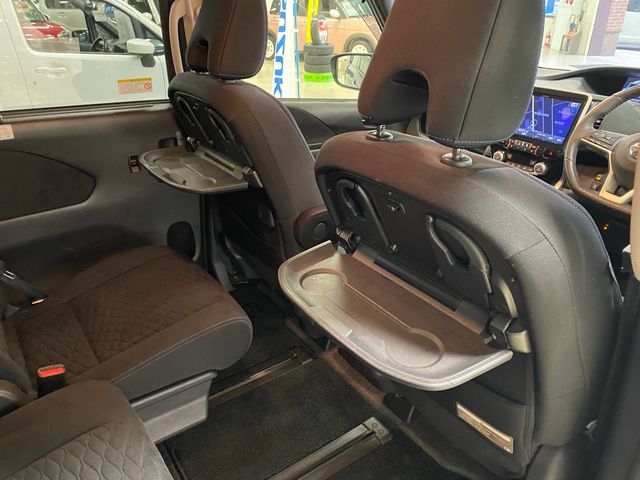 Nissan SERENA 2019-05 195207-21