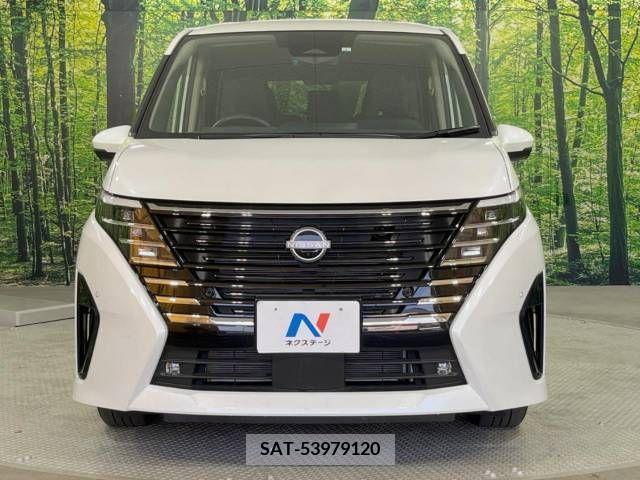 Nissan SERENA 2023-03 367686-14