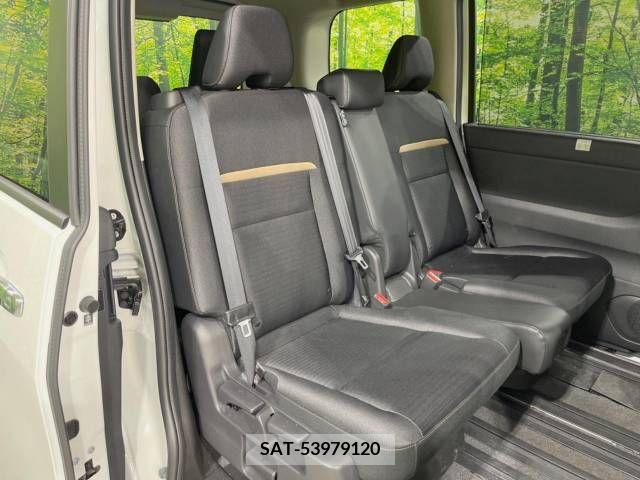 Nissan SERENA 2023-03 367686-11