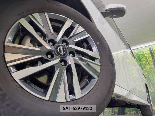 Nissan SERENA 2023-03 367686-8