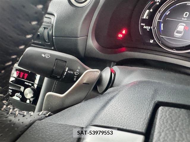 Lexus IS 2023-09 233805-23