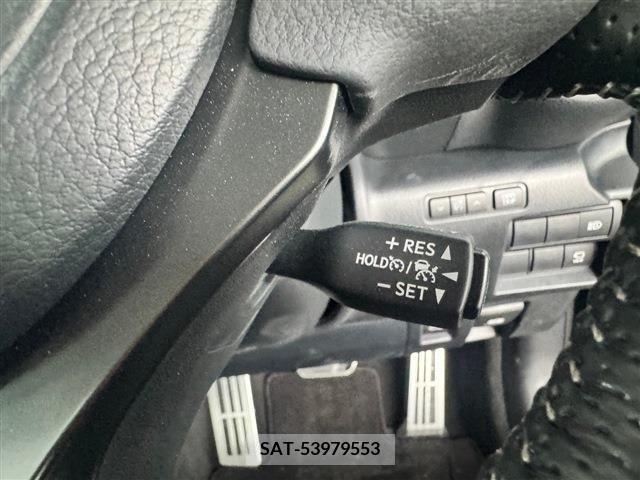 Lexus IS 2023-09 233805-22