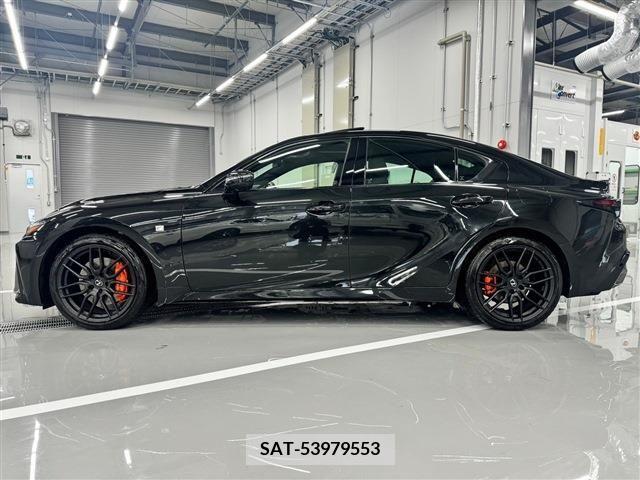 Lexus IS 2023-09 233805-12