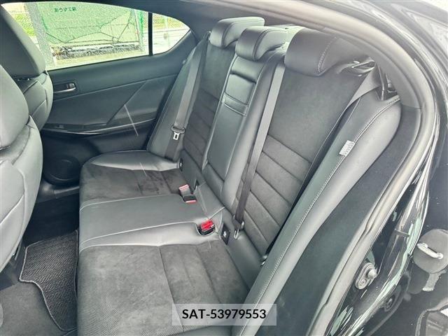 Lexus IS 2023-09 233805-16