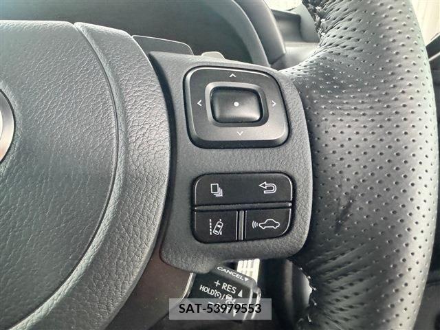 Lexus IS 2023-09 233805-21