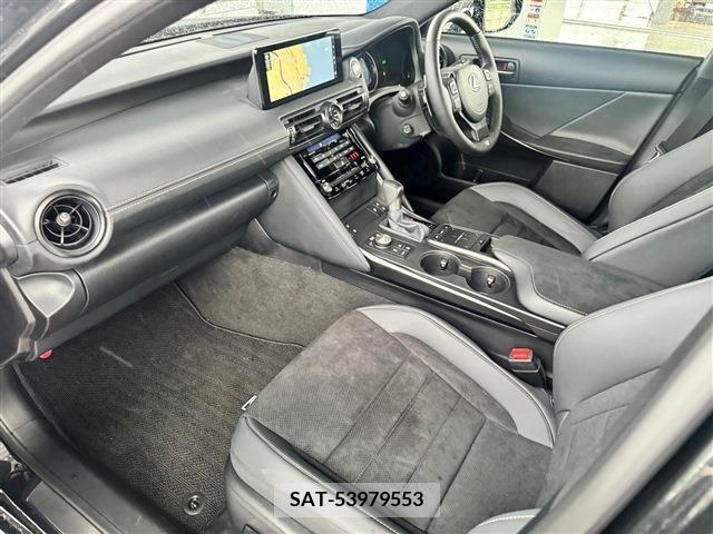 Lexus IS 2023-09 233805-17