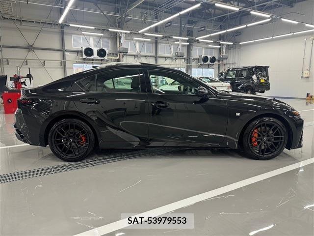 Lexus IS 2023-09 233805-8