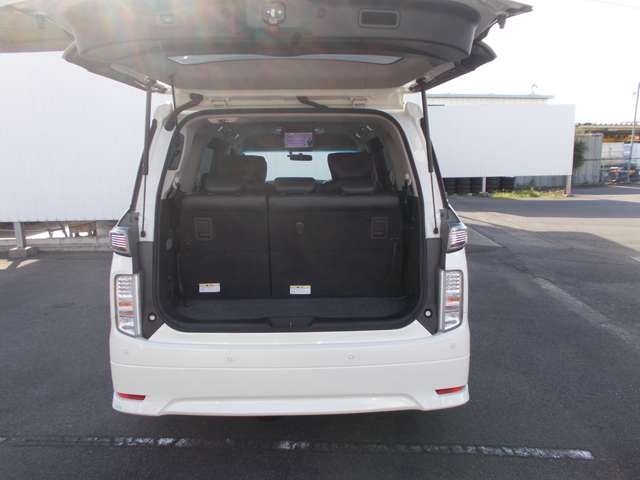 Nissan ELGRAND 2017-07 7838-19