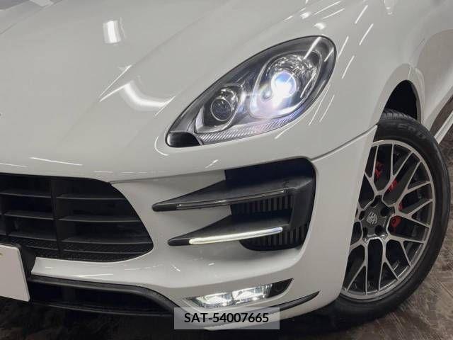 Porsche MACAN 2014-01 240410-13
