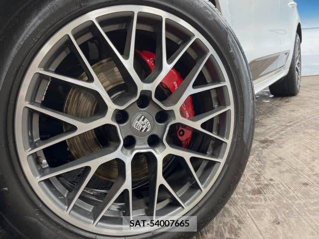 Porsche MACAN 2014-01 240410-12