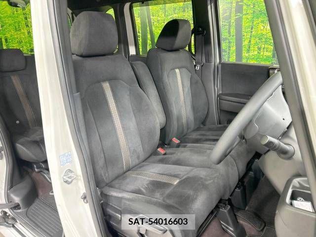 Honda N BOX CUSTOM 2020-01 209106-11