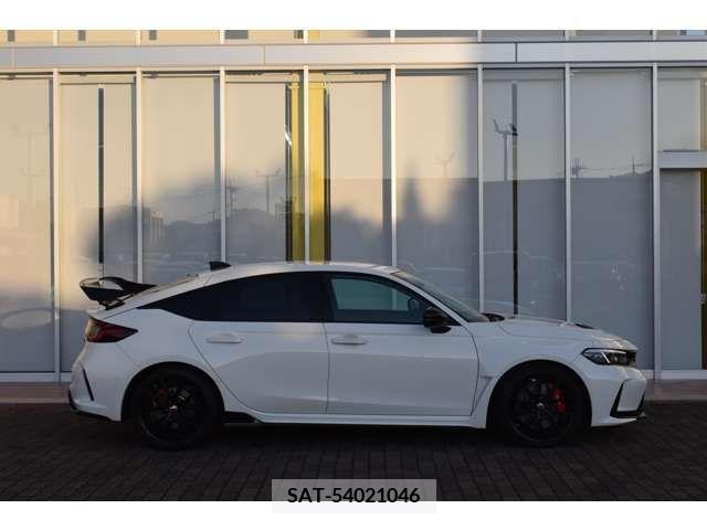Honda CIVIC 2023-05 207890-2