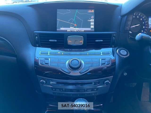 Nissan FUGA 2011-06 224324-19