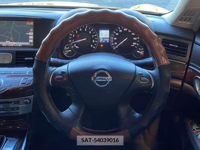 Nissan FUGA 2011-06 224324-18